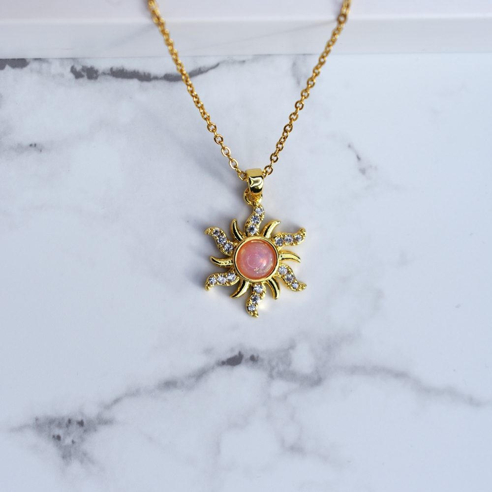 Γυναικείο Κολιέ Ήλιος από Ανοξείδωτο Ατσάλι με Ροζ Πέτρα και Ζιργκόν – Χρυσό