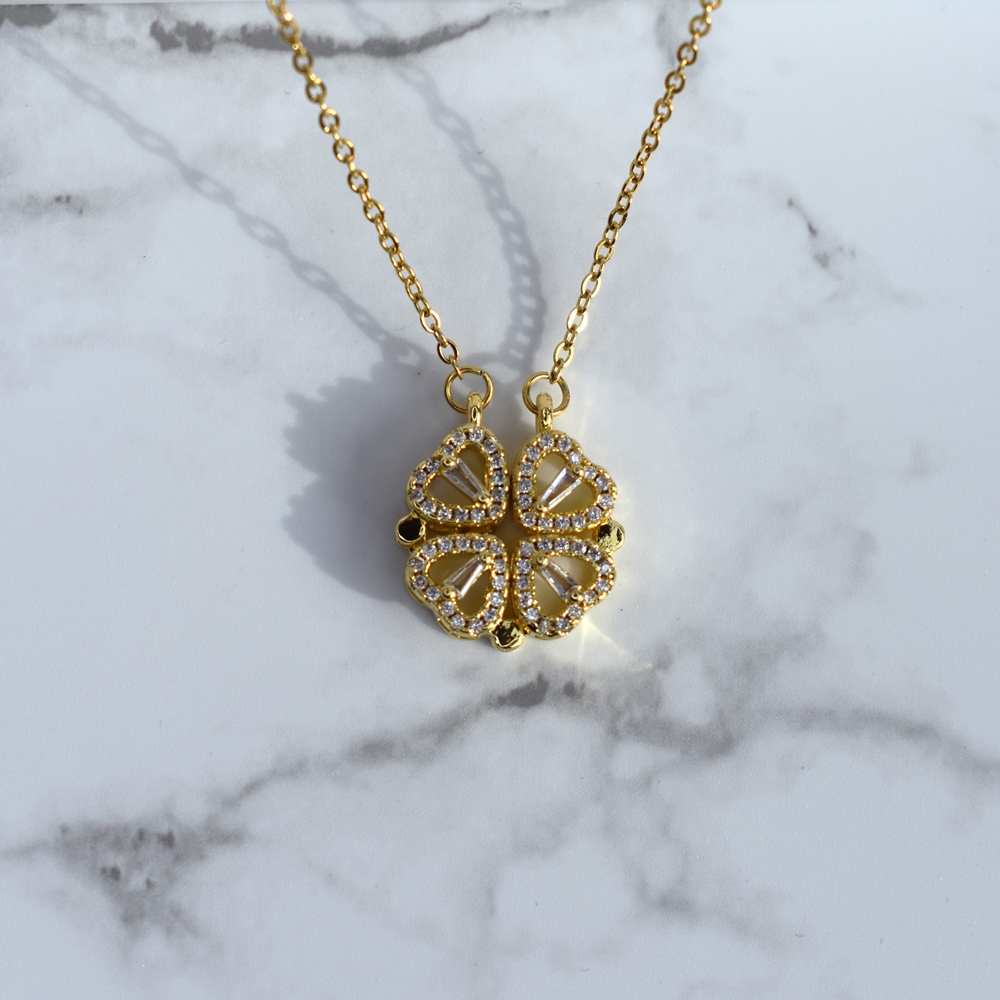 Γυναικείο Μαγνητικό Κολιέ Χρυσό με Καρδιές και Ζιργκόν από Ανοξείδωτο Ατσάλι